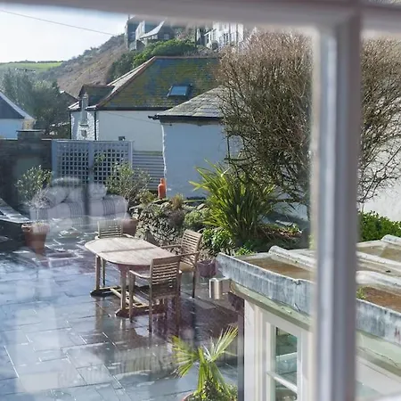 Trevan House, Bay Holidays *